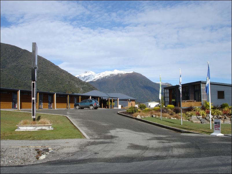 DSC01307_sunset motel fox glaciers